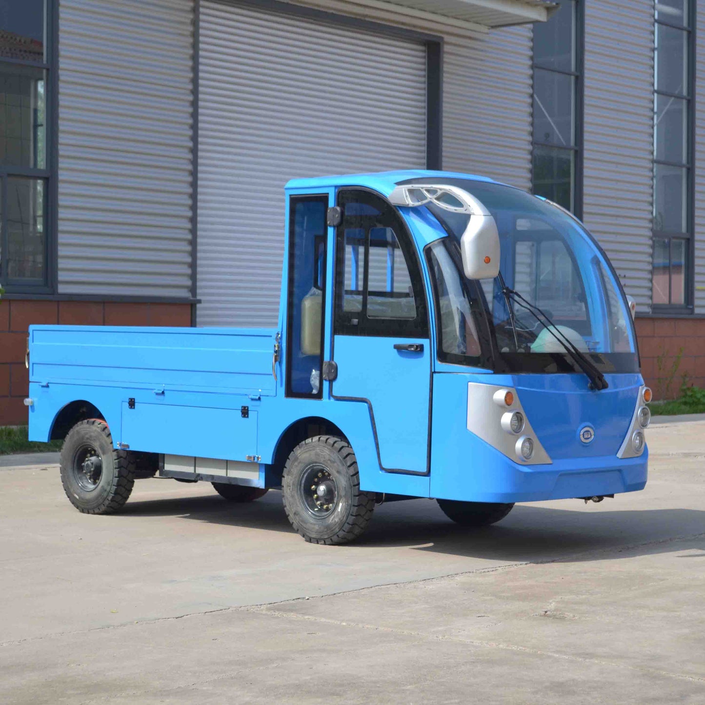 2-Seater Electric Utility Truck – 48V/72V with 2000kg Payload & 2200mm Cargo Bed | YIPU-TT 2T