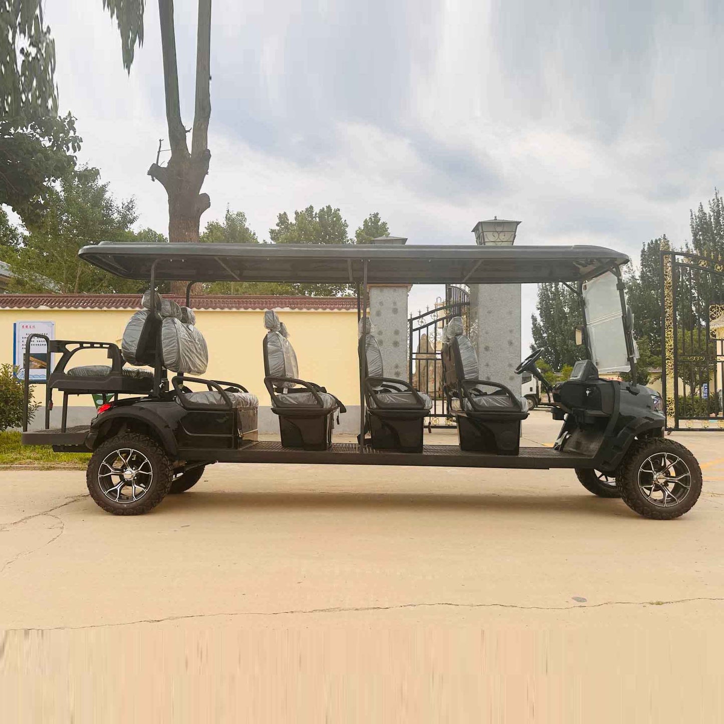 10-Seater Electric Golf Cart with Multimedia Screen | Multi-Purpose Utility Vehicle | YIPU-GC-M 8S+2S