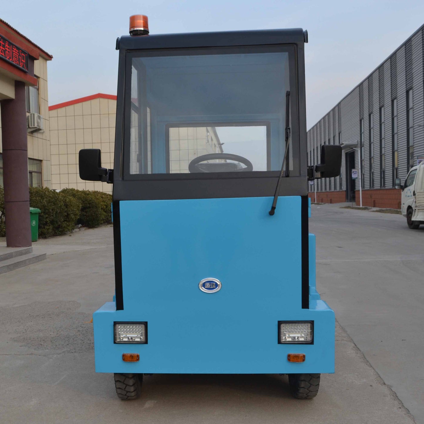 1-Seater Electric Tow Tractor – 72V with 3000kg Towing Capacity for Industrial Use | YIPU-T 6T