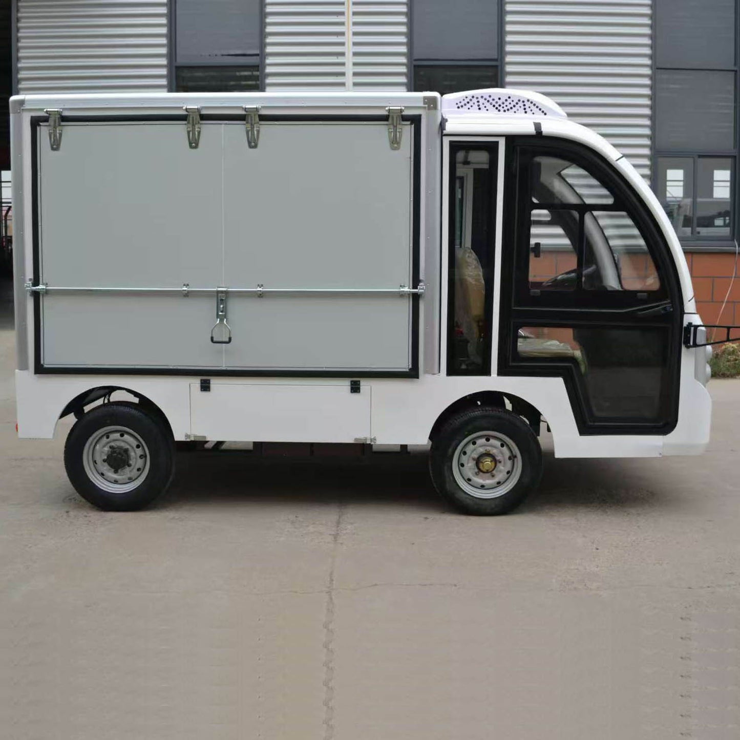 2-Seater Electric Food Delivery Cart – 48V/72V with Insulated Cargo Box | YIPU-FDC 1T