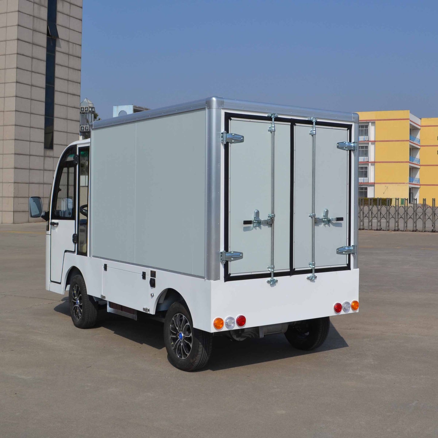 2-Seater Electric Food Delivery Cart – 48V/72V with Insulated Cargo Box | YIPU-FDC 1T