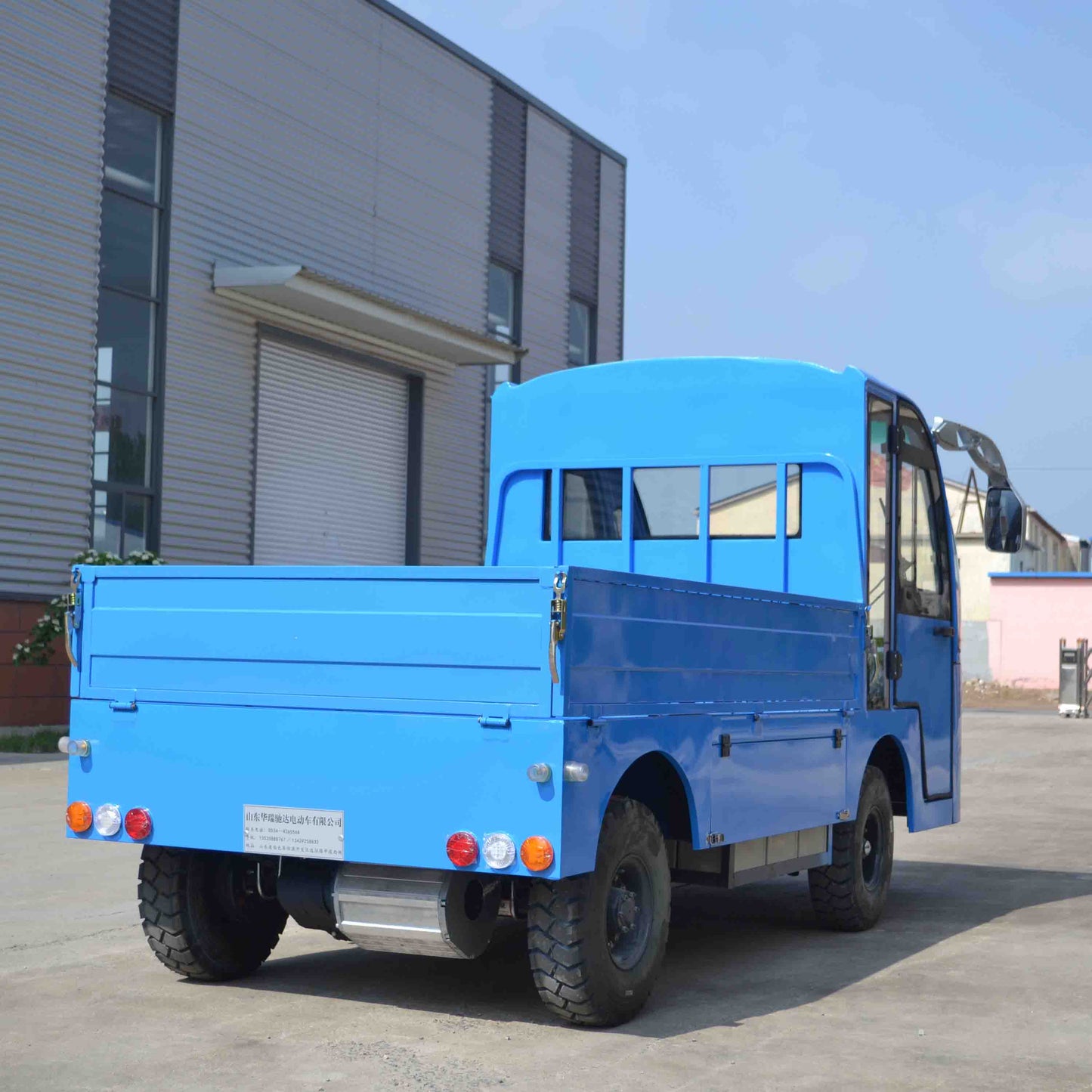 2-Seater Electric Utility Truck – 48V/72V with 2000kg Payload & 2200mm Cargo Bed | YIPU-TT 2T