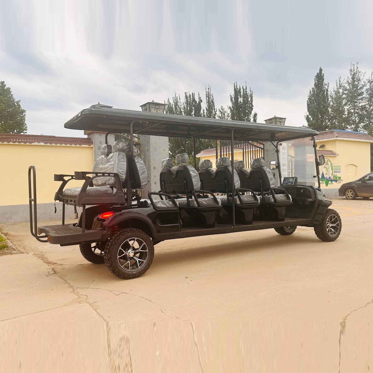 10-Seater Electric Golf Cart with Multimedia Screen | Multi-Purpose Utility Vehicle | YIPU-GC-M 8S+2S